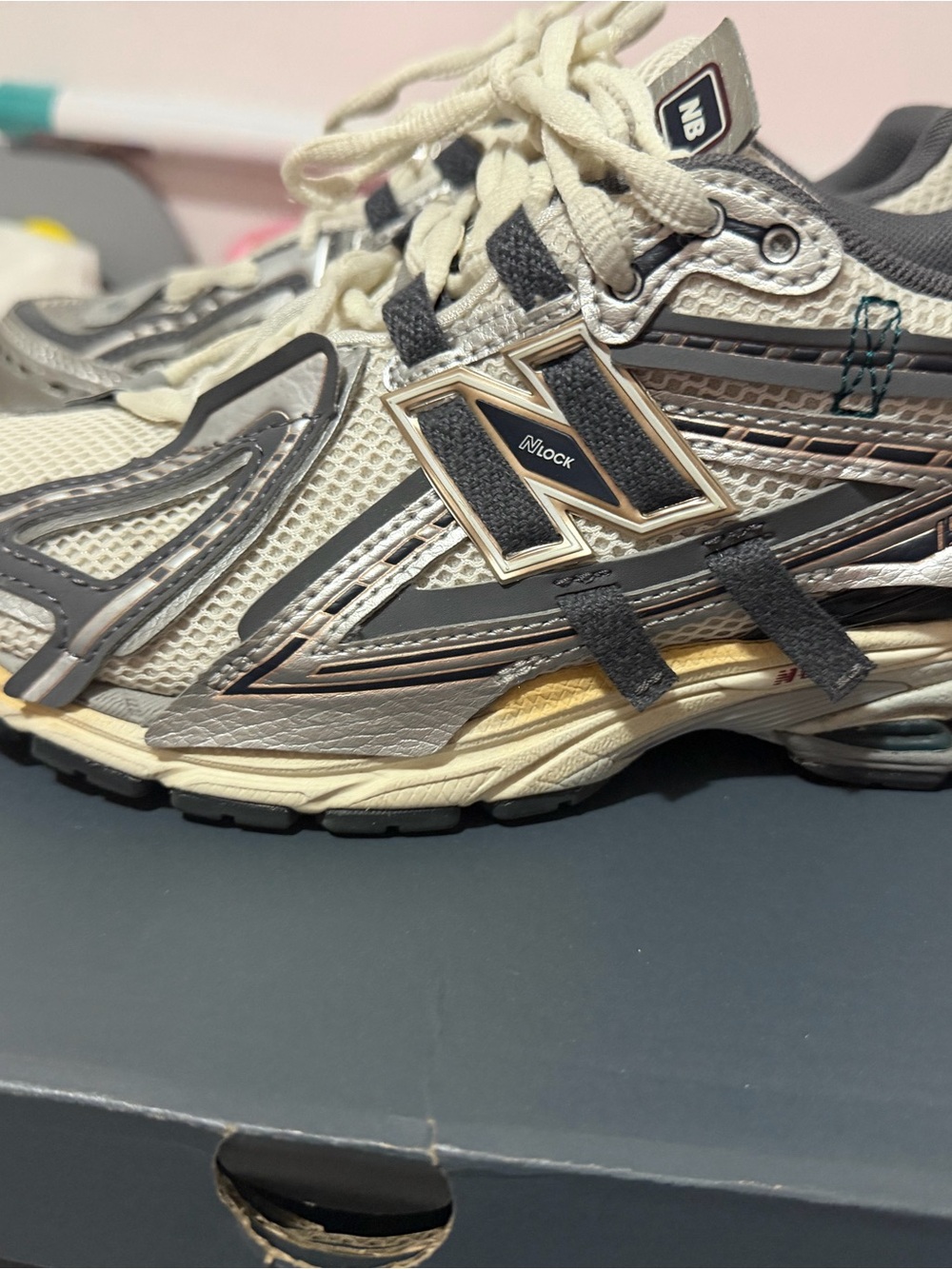 New Balance M1906 Beige and Grey Mesh Trainer - Picture 7 of 9